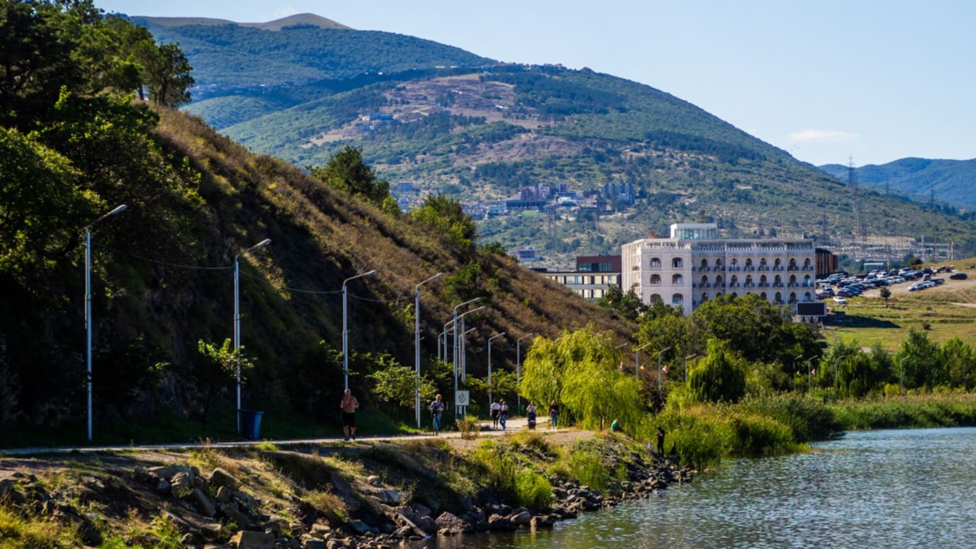 ლისის ტბა